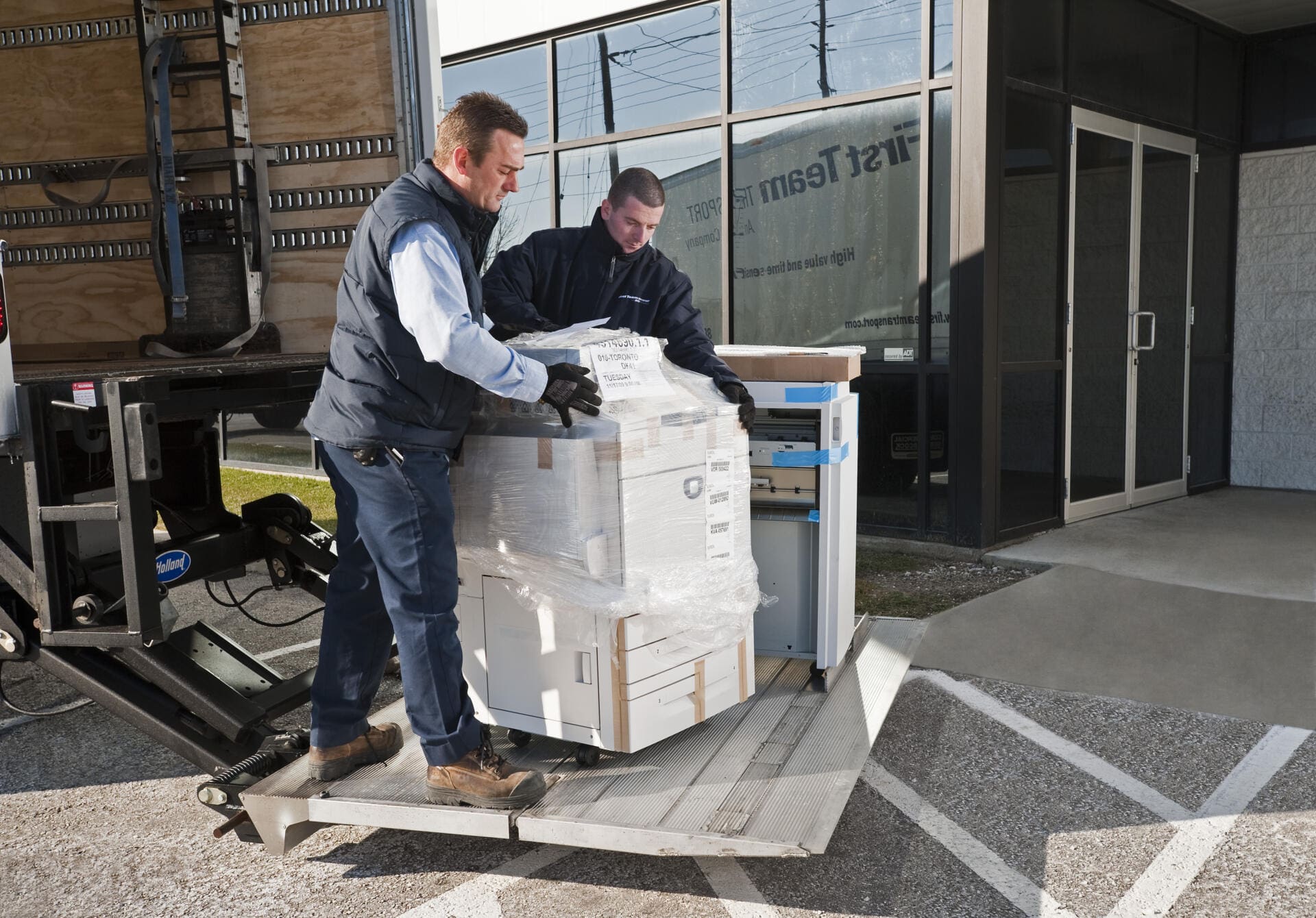 How Metro Supply Chain’s technology lifecycle solutions streamlined operations for a leading office equipment company