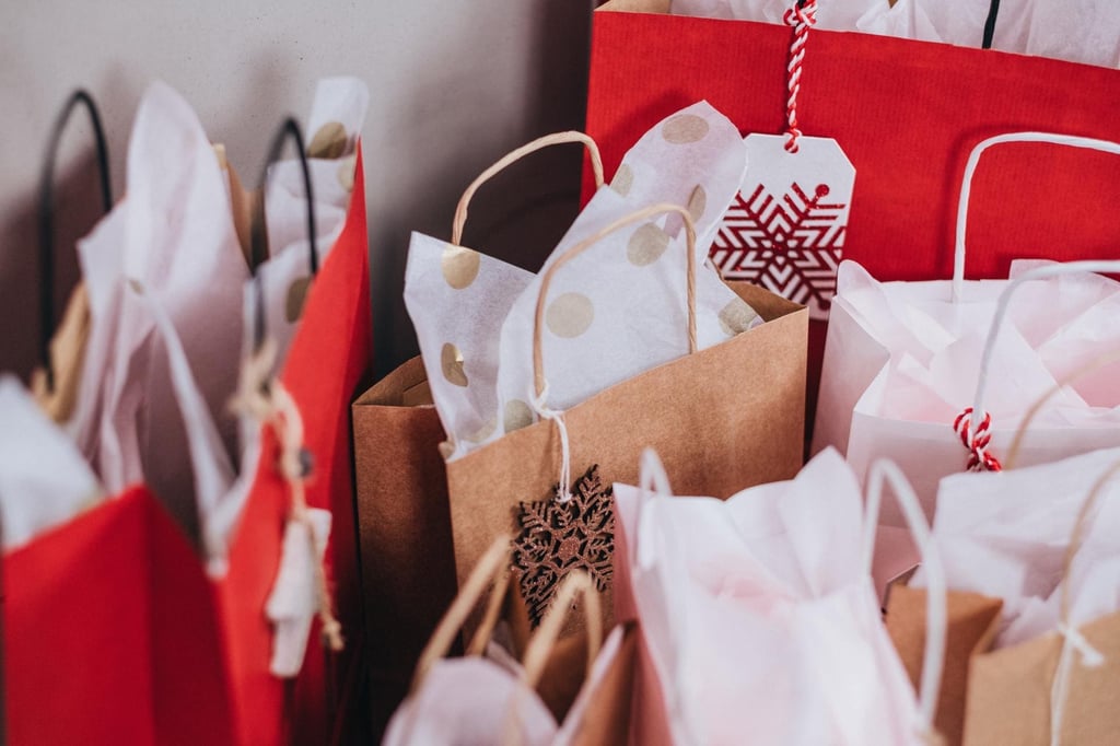Peak Season Fulfillment Shopping Bags