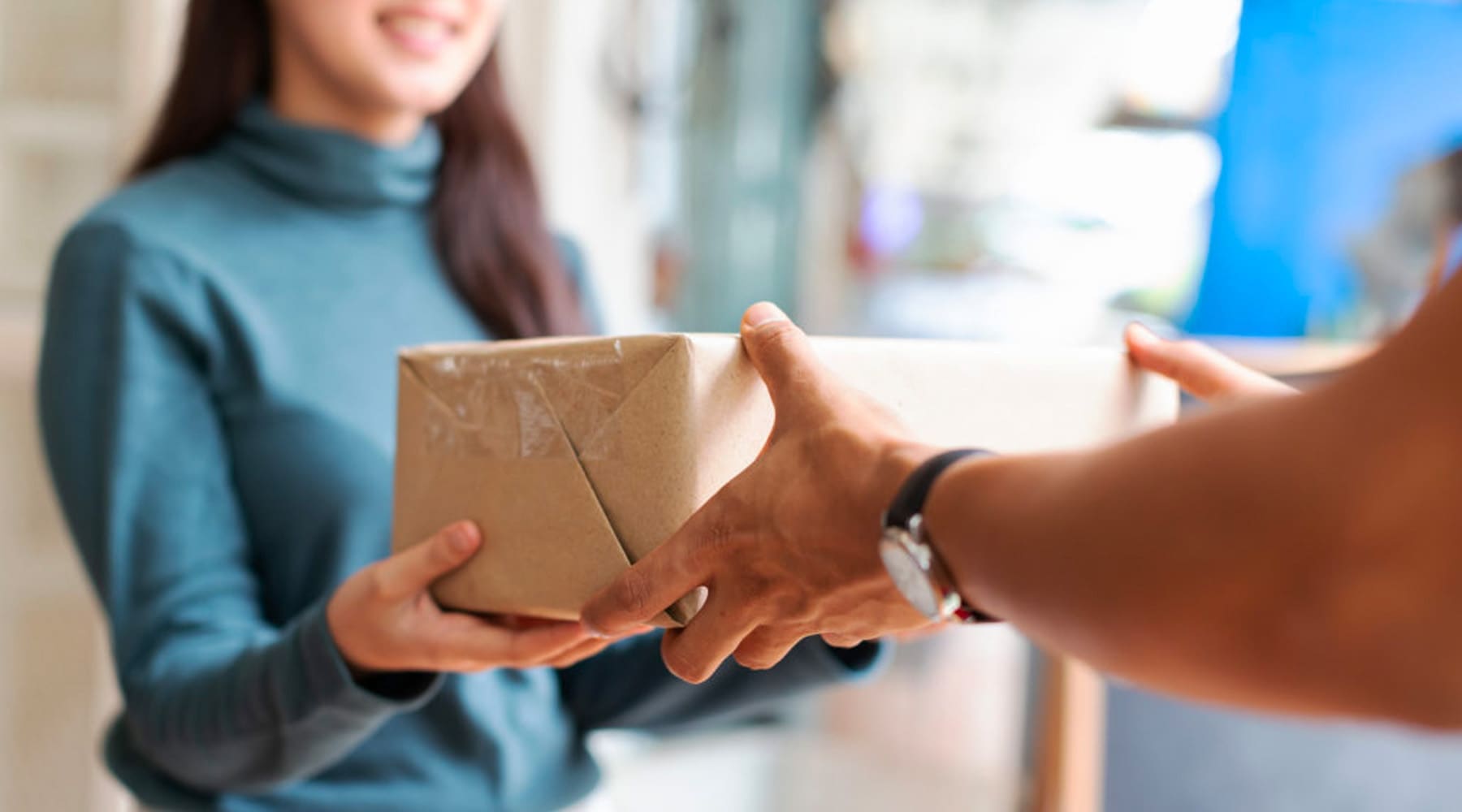 Consumer receiving package section 321