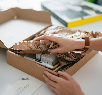 Libérez le potentiel de la mise en trousse, de l’assemblage et du conditionnement pour valoriser votre marque de commerce électronique